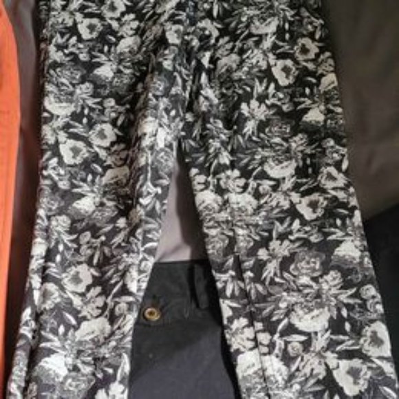 SkinneyJeans - Picture 1 of 2